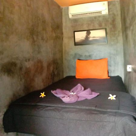 Keramas Surf Hostel Exterior photo