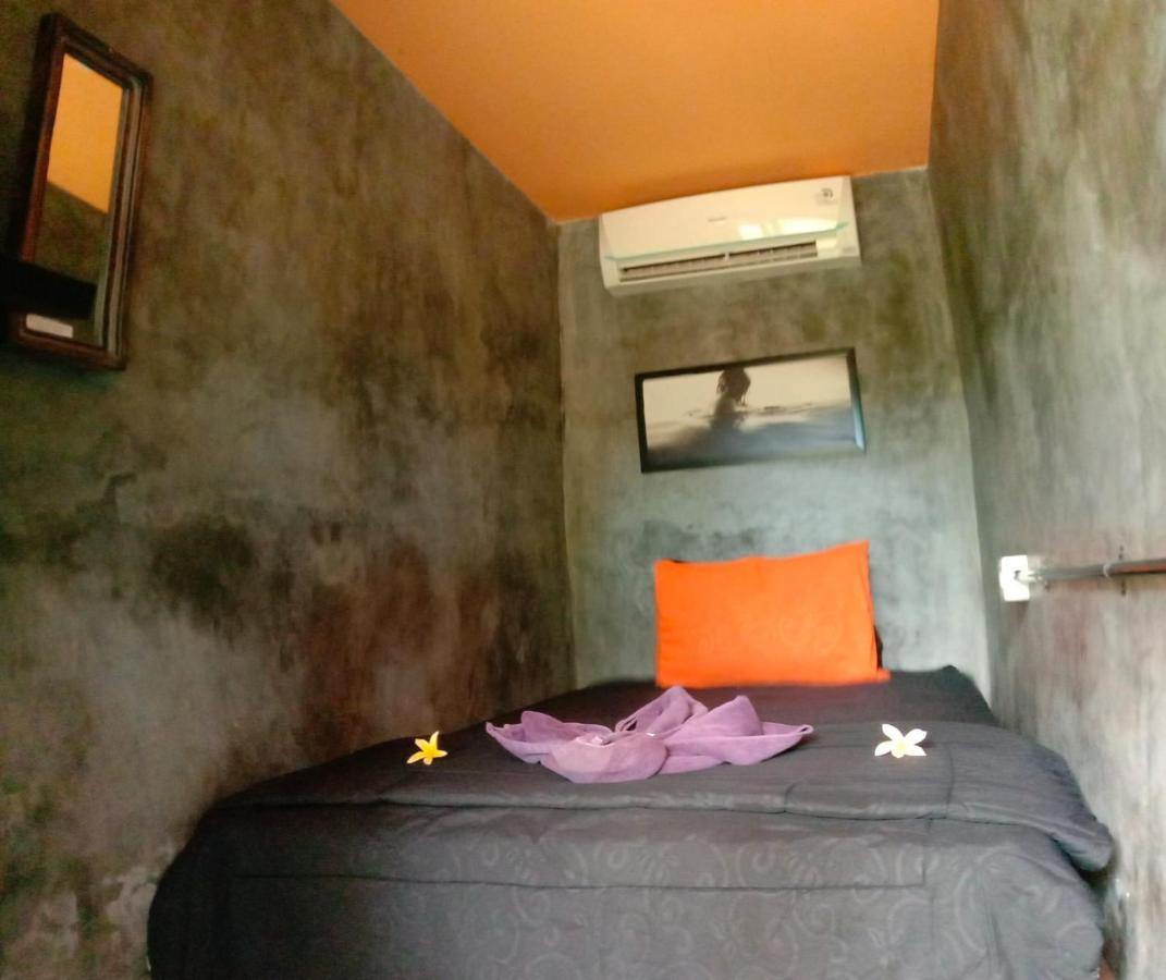 Keramas Surf Hostel Exterior photo